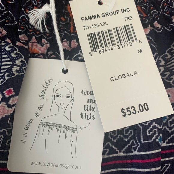 Taylor and Sage romper. NWT. Size Medium. Has pockets!! - Picture 2 of 5